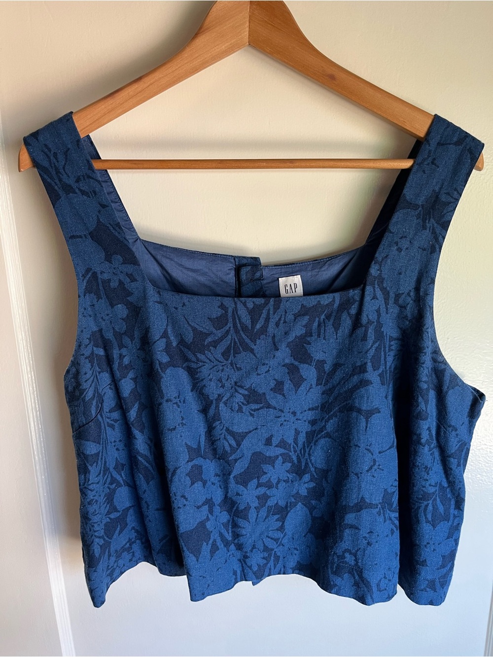 GAP linen blend floral square neck, button back tank, XL